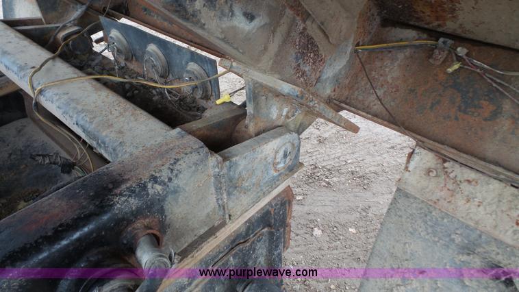 image for item J4618 2000 Chevrolet 3500 dump bed pickup truck