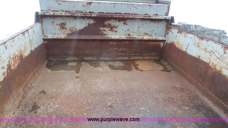 image for item J4618 2000 Chevrolet 3500 dump bed pickup truck