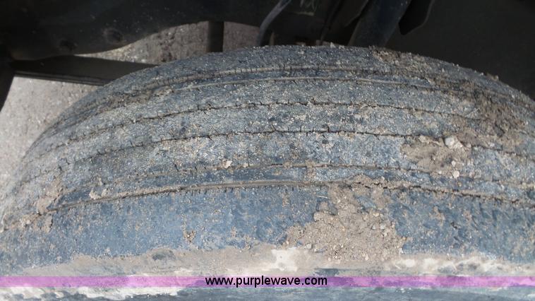 image for item J4618 2000 Chevrolet 3500 dump bed pickup truck