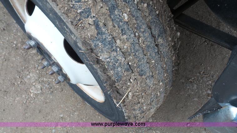 image for item J4618 2000 Chevrolet 3500 dump bed pickup truck