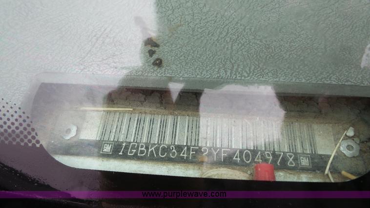 image for item J4618 2000 Chevrolet 3500 dump bed pickup truck