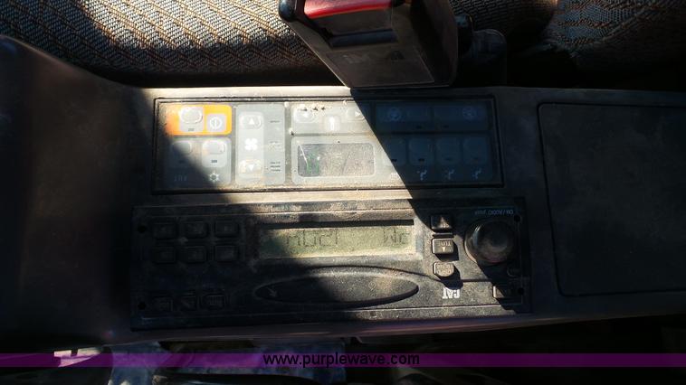 image for item J4619 1998 Caterpillar 320BL excavator