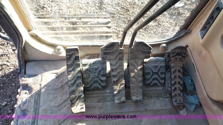 image for item J4619 1998 Caterpillar 320BL excavator