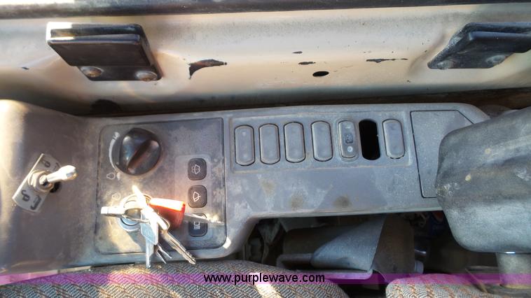 image for item J4619 1998 Caterpillar 320BL excavator