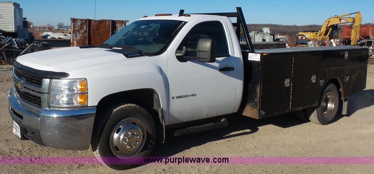 image for item J4620 2008 Chevrolet Silverado 3500HD utility truck