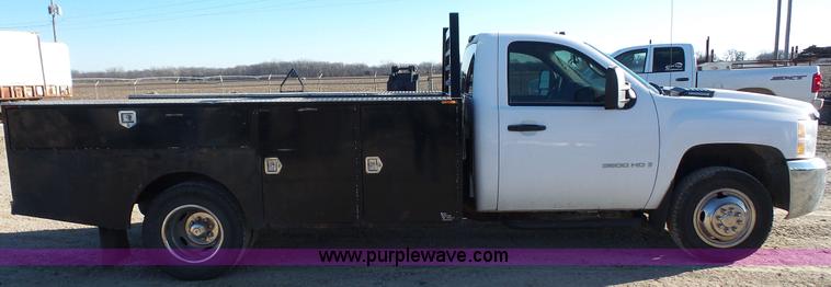 image for item J4620 2008 Chevrolet Silverado 3500HD utility truck