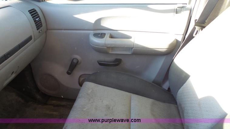 image for item J4620 2008 Chevrolet Silverado 3500HD utility truck