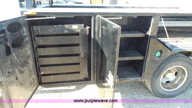 image for item J4620 2008 Chevrolet Silverado 3500HD utility truck