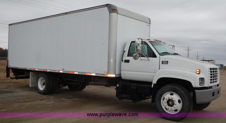 image for item J6310 2000 GMC C7500 service truck