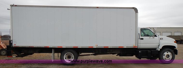 image for item J6310 2000 GMC C7500 service truck