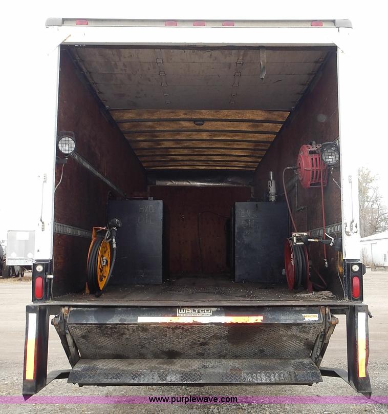 image for item J6310 2000 GMC C7500 service truck