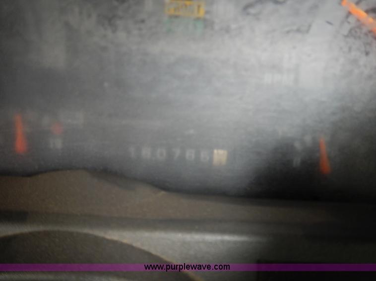 image for item J6310 2000 GMC C7500 service truck