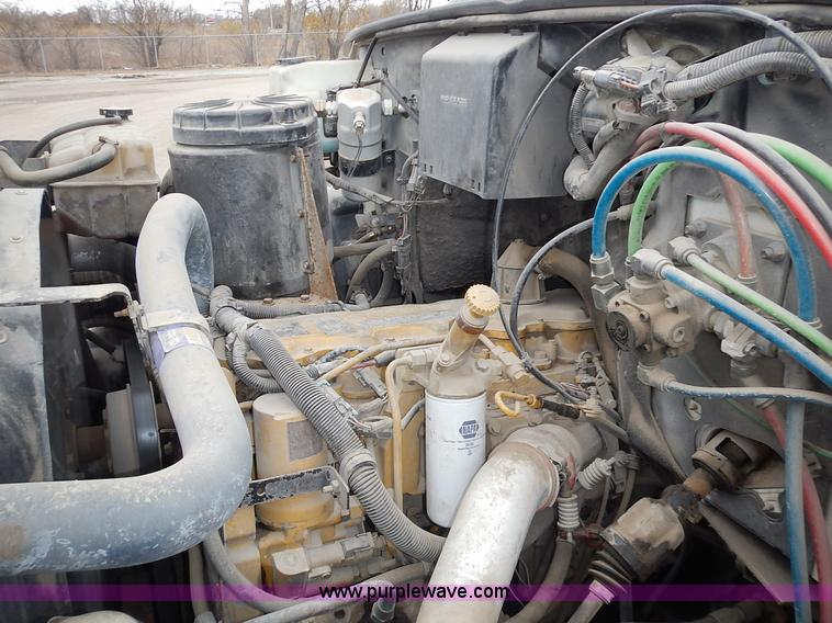 image for item J6310 2000 GMC C7500 service truck