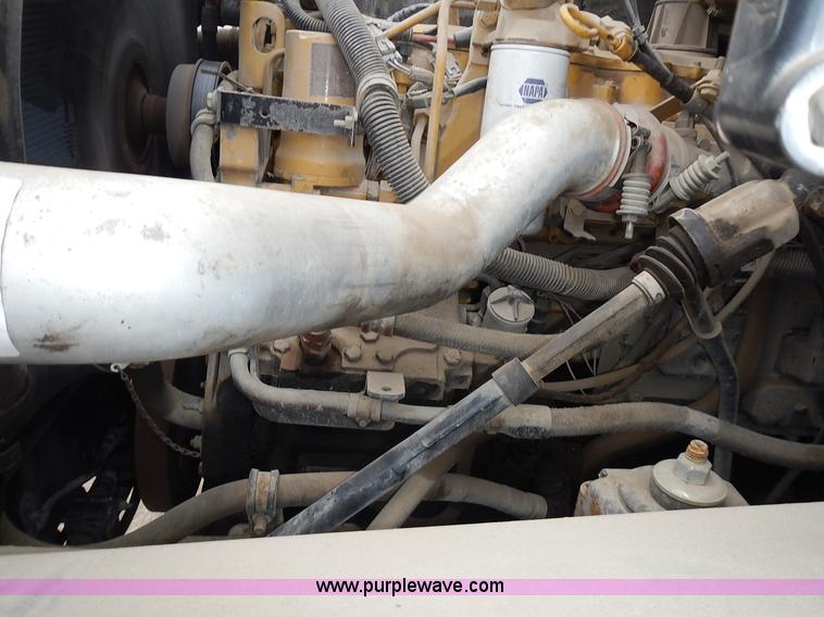 image for item J6310 2000 GMC C7500 service truck