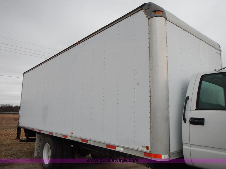 image for item J6310 2000 GMC C7500 service truck