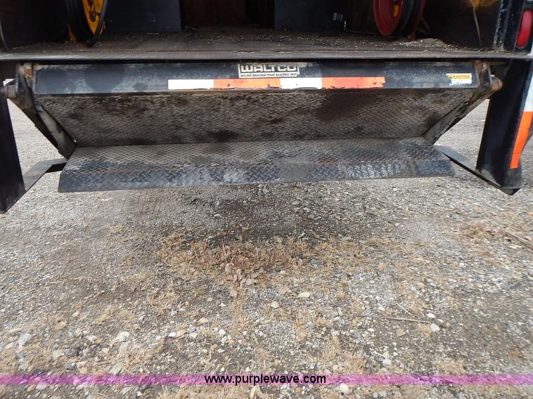 image for item J6310 2000 GMC C7500 service truck