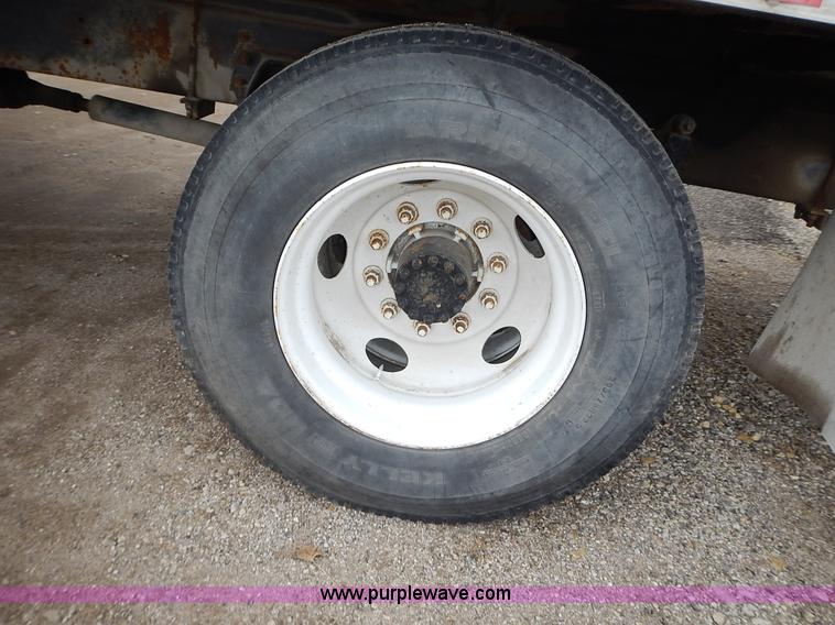 image for item J6310 2000 GMC C7500 service truck