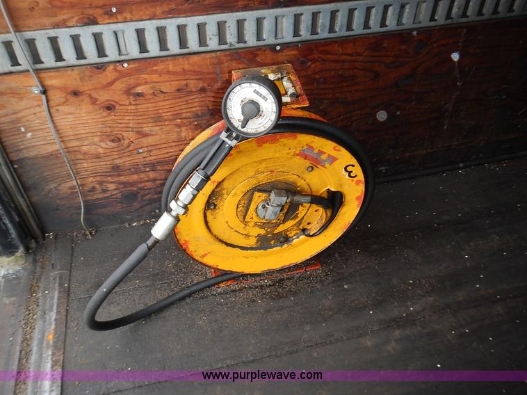 image for item J6310 2000 GMC C7500 service truck