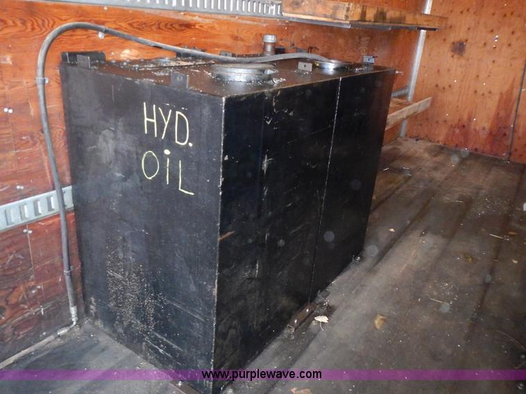 image for item J6310 2000 GMC C7500 service truck