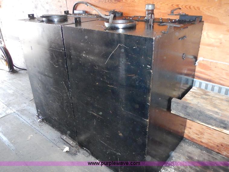 image for item J6310 2000 GMC C7500 service truck