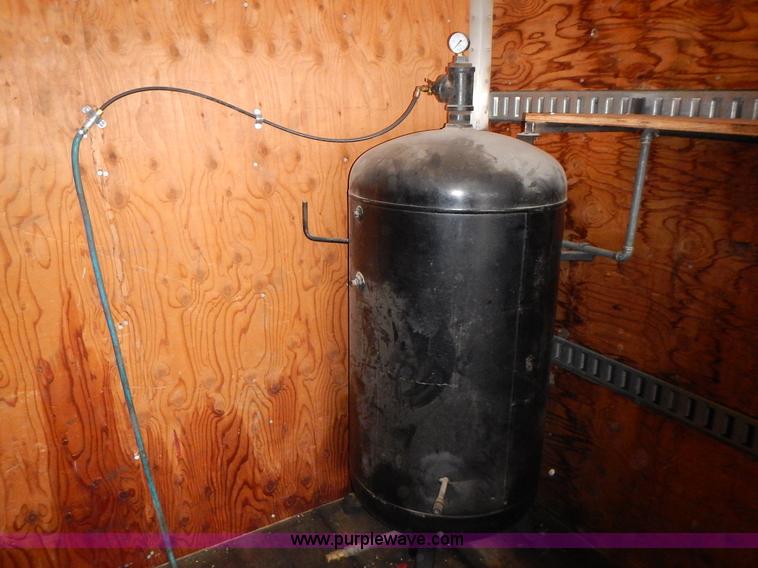 image for item J6310 2000 GMC C7500 service truck