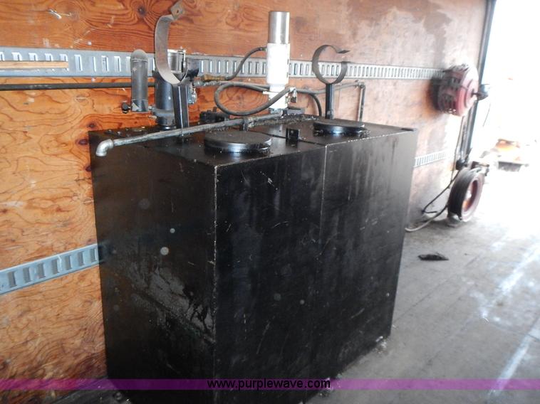 image for item J6310 2000 GMC C7500 service truck