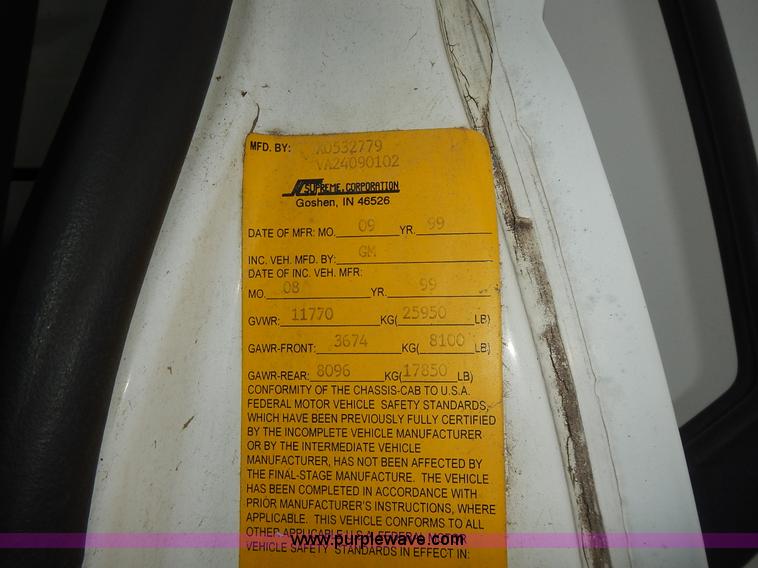 image for item J6310 2000 GMC C7500 service truck