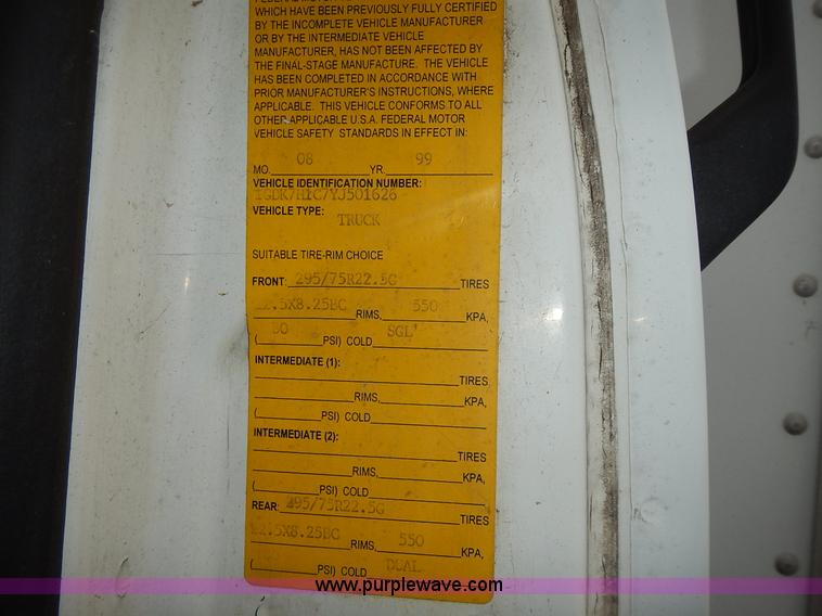 image for item J6310 2000 GMC C7500 service truck