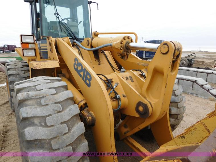 image for item J6831 1997 Case 821B wheel loader