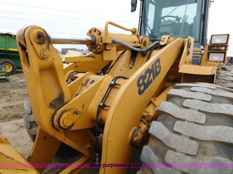 image for item J6831 1997 Case 821B wheel loader