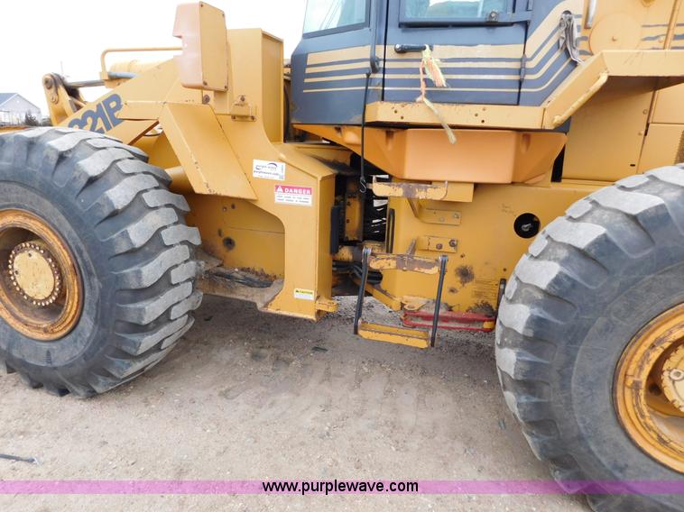 image for item J6831 1997 Case 821B wheel loader