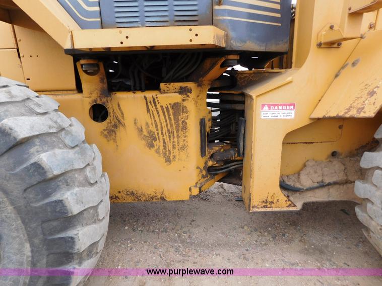 image for item J6831 1997 Case 821B wheel loader