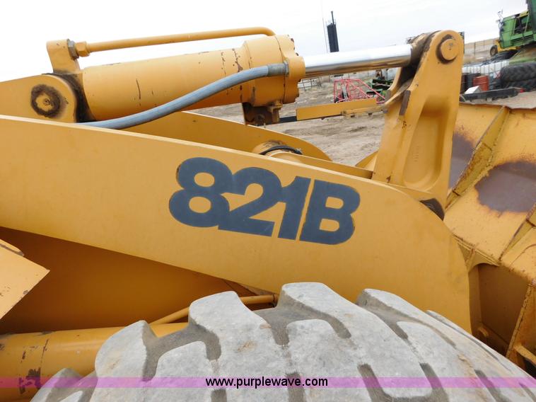 image for item J6831 1997 Case 821B wheel loader