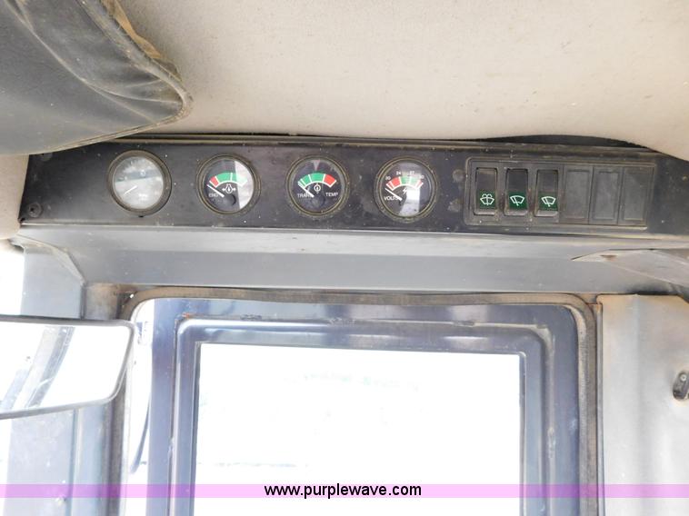 image for item J6831 1997 Case 821B wheel loader