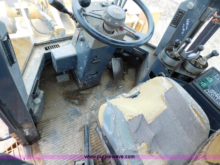 image for item J6831 1997 Case 821B wheel loader