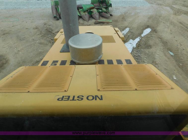 image for item J6831 1997 Case 821B wheel loader