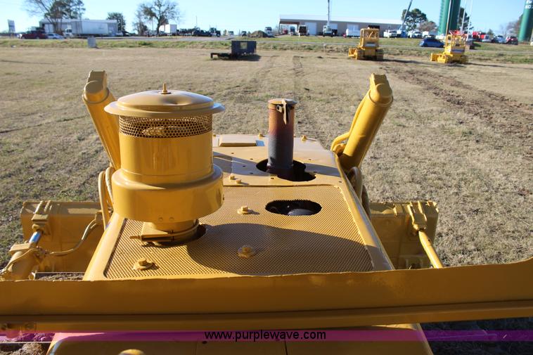 image for item J7691 Komatsu D65EX dozer
