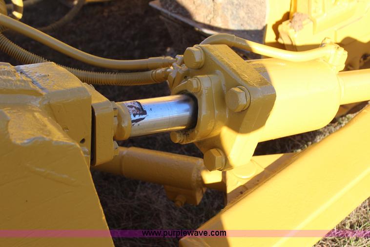 image for item J7691 Komatsu D65EX dozer