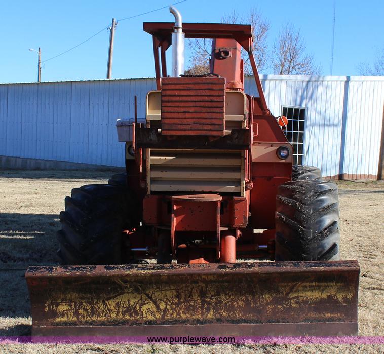 image for item J7692 Ditch Witch R100P rock saw