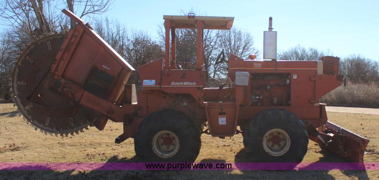 image for item J7692 Ditch Witch R100P rock saw