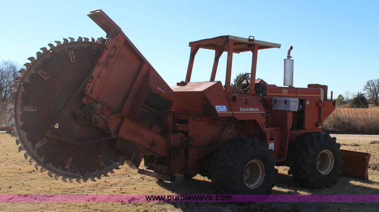 image for item J7692 Ditch Witch R100P rock saw