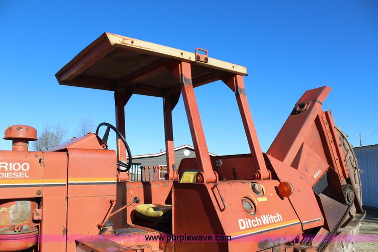 image for item J7692 Ditch Witch R100P rock saw