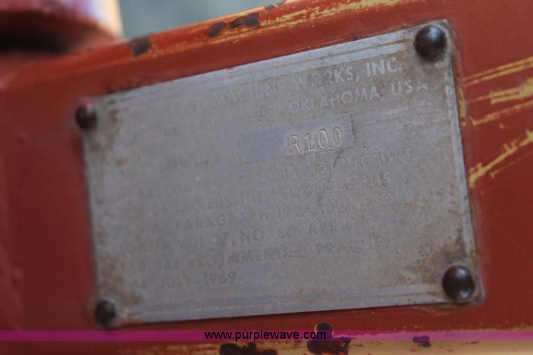 image for item J7692 Ditch Witch R100P rock saw