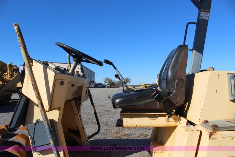 image for item J7742 Bomag BW142PDB-2 vibratory drum roller