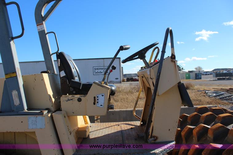 image for item J7742 Bomag BW142PDB-2 vibratory drum roller