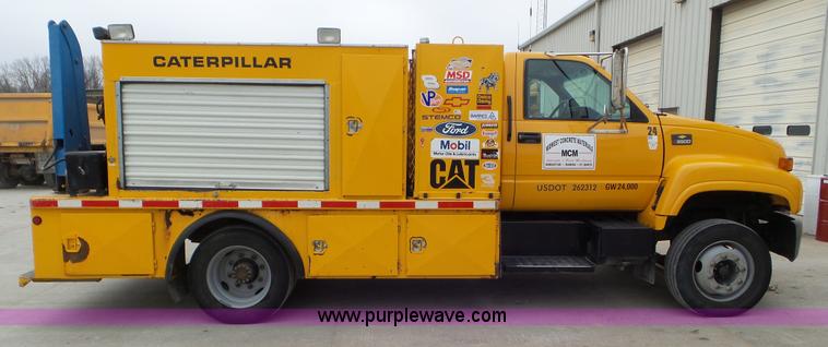 image for item J8391 2001 Chevrolet C6500 service truck with crane