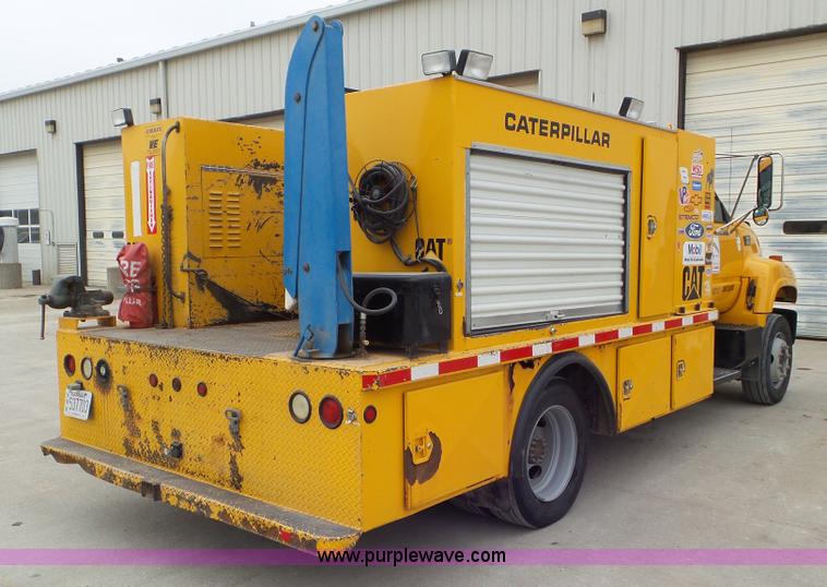 image for item J8391 2001 Chevrolet C6500 service truck with crane