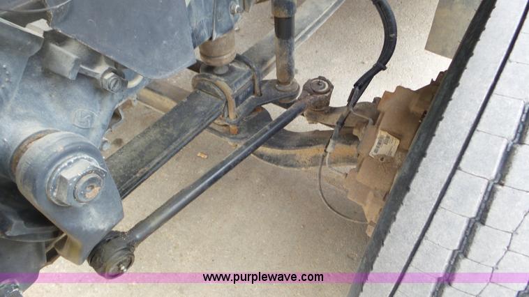 image for item J8391 2001 Chevrolet C6500 service truck with crane