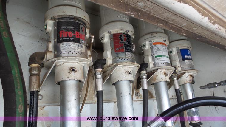 image for item J8391 2001 Chevrolet C6500 service truck with crane