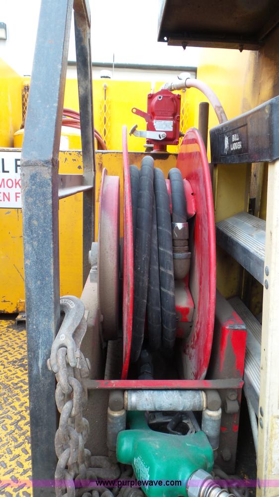 image for item J8391 2001 Chevrolet C6500 service truck with crane